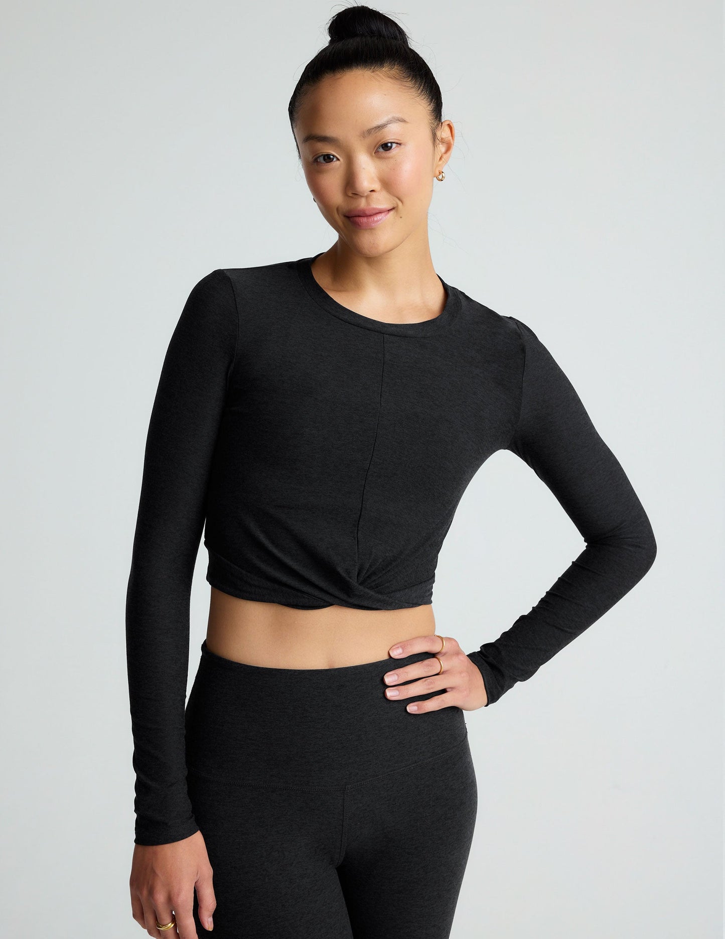 Beyond Yoga Featherweight Center Stage Cropped Long Sleeve Pullover