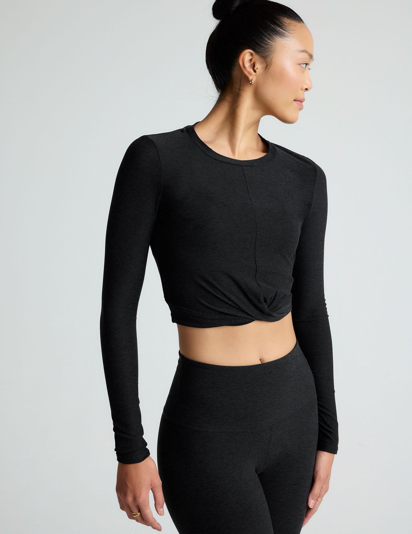 Beyond Yoga Featherweight Center Stage Cropped Long Sleeve Pullover