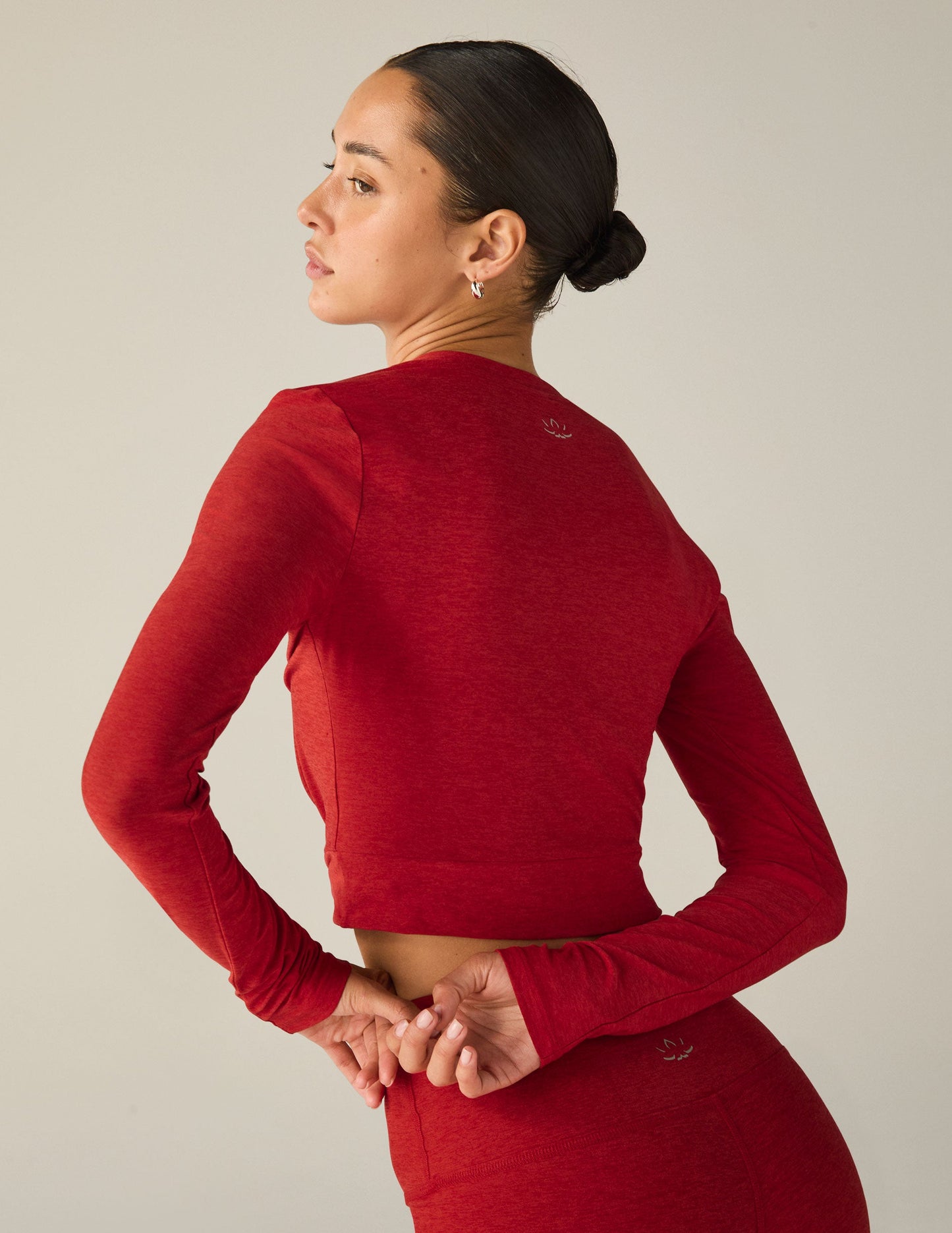 Featherweight Center Stage Cropped Long Sleeve Pullover - Ruby Red Heather